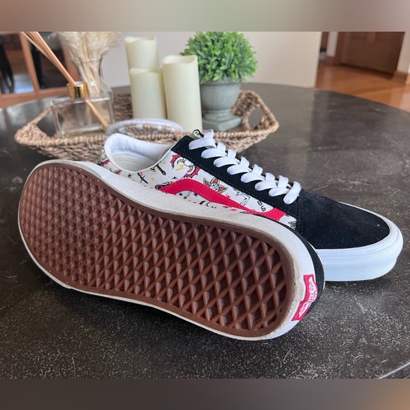 “Stranger Things” Vans. - Picture 2 of 3